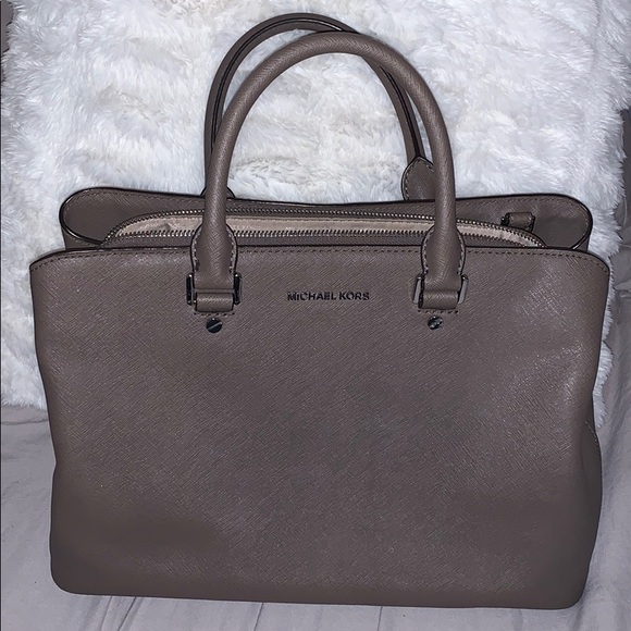 Michael Kors Purse - Picture 6 of 8